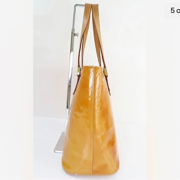 Retails $1600 - Authentic Louis Vuitton Houston Beige Vernis Tote Bag - Picture 5 of 14